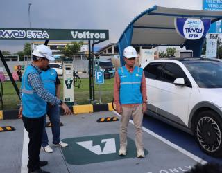 Nataru 2024/2025: PLN Perkuat Kesiapan SPKLU di Rest Area Trans Jawa Timur