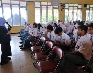 SMAN 20 Surabaya Dapat Pelatihan Personal Branding Dari UHW Perbanas