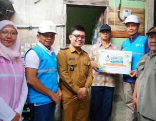 Sambut Tahun Baru 2025, PLN Sambung Listrik Gratis untuk Masyarakat Pra Sejahtera di Jawa Timur