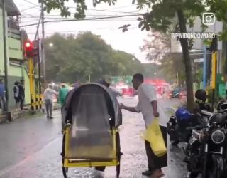 PWI Bondowoso Berbagi Takjil di Bulan Penuh Berkah