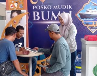 Posko Mudik BUMN SGN di Stasiun Gubeng Diminati Pengunjung 