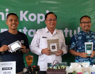 Gunakan IoT dan AI, GoTo Impact Foundation Dampingi Gandrung Tirta Bantu Sejahterakan Petani Kopi di Malang