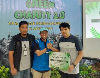 PLN NP UP Brantas Donasikan 295 Bibit Pohon Turut Sukseskan Green Charity 2.0 Kabupaten Malang