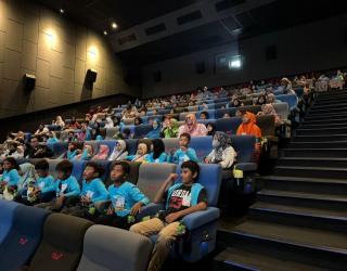 PLN dan YBM Ajak Anak Yatim Nobar Film Jumbo: Tanamkan Nilai Moral dan Kasih Sayang