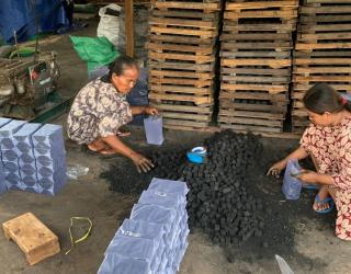 Pertamina Patra Niaga Hadirkan Inovasi Eco-Briket di Tuban 