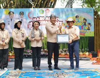 PLN Terima Penghargaan dari Pemkab Sidoarjo atas Dukungan Program TJSL Berkelanjutan