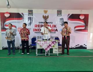Terminal Teluk Lamong Rayakan HUT RI Lewat Angklung dan Penghijauan