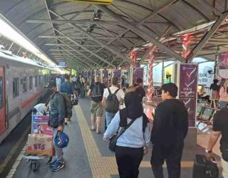 144 Ribu Penumpang Kereta Api Padati Daop 8 Surabaya saat Libur HUT RI