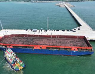 Uji Coba Sandar Kapal di Terminal Batang: Babak Baru Logistik Jawa Tengah