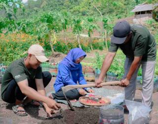 PIJAR GEMILANG: Dari Limbah Jadi Harapan Baru Desa Trenggulunan