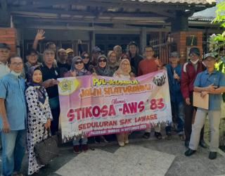 Alumni Akademi Wartawan Surabaya  1983 Rilis Antologi Puisi dan Esai ‎