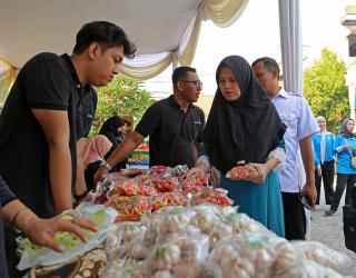 Jaga Stabilitas, Pemkot Surabaya Perkuat Strategi Kendalikan Harga Bahan Pokok