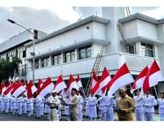 Teatrikal Perobekan Bendera di Surabaya Berlangsung Meriah