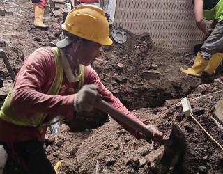 Warga MBR Surabaya Kini Bisa Pasang Pipa Air Minum Gratis