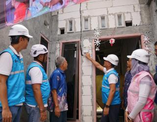 PLN Sambung Listrik Gratis untuk 283 Warga Prasejahtera di Jawa Timur