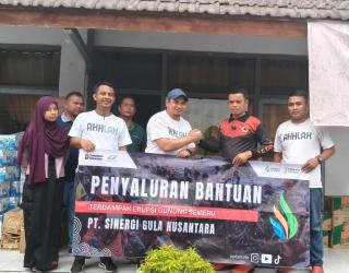 SGN Salurkan Kebutuhan Pokok Bagi Warga Terdampak Erupsi Semeru