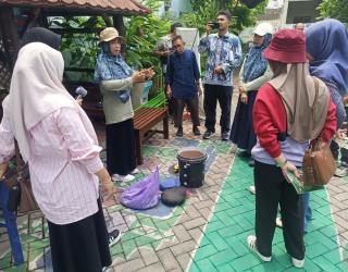 Hari Pahlawan, DLH Paser Kunjungi Kampung Edukasi Sampah Sekardangan