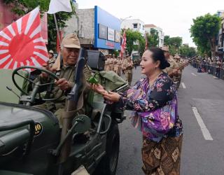 Mbok Dar Mortir, Pemasok Makanan Pejuang 1945 Tampil di Parade Juang 2025