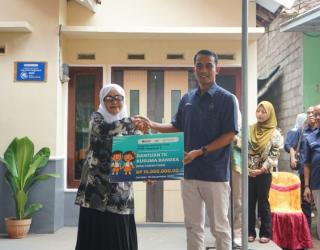 PTPN I Regional 5 Salurkan Rp207,6 Juta untuk Perbaikan Rumah dan Lingkungan Warga Jember 