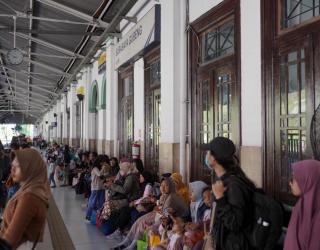 Angkutan Nataru Padat, Pengguna Commuter Line Surabaya Tembus 367 Ribu