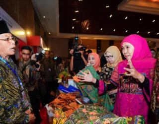 Khofifah Apresiasi Bank UMKM Jatim, Batik Jetis Sidoarjo Bersinar di Misi Dagang Jatim–Kepri