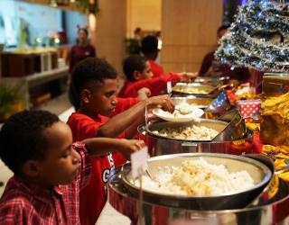 Midtown Residence Surabaya Resmikan Musim Natal Lewat Christmas Tree Lighting Ceremony