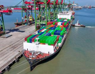 Terminal Teluk Lamong Perkokoh Peran sebagai Gerbang Logistik Internasional