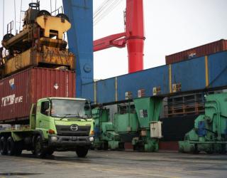 TPK Ternate Catat Pertumbuhan Positif Arus Peti Kemas Sepanjang 2025