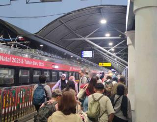 KAI Daop 8 Catat Penumpang Kereta Api Naik 10% selama Libur Nataru