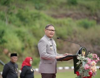 Pesan Khusus Kadindik Jatim Untuk Kepala Baru  SMAN 5 Taruna Brawijaya Baru. Ini pesannya.