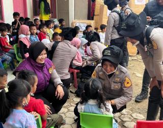 Taruna Akpol dan SSDM Polri Laksanakan Trauma Healing Perdana di Aceh Tamiang
