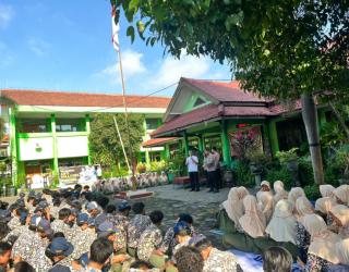 Cegah Bullying, Polres Probolinggo Edukasi Pelajar 