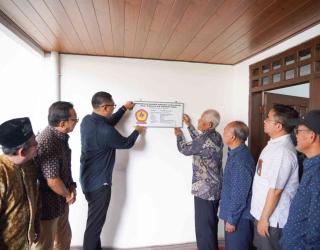 PLN NP Bedah Rumah Purna Bakti, Penghormatan untuk Pahlawan Kelistrikan