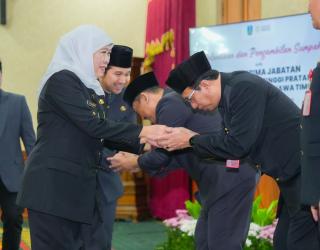 Gubernur Jatim Minta Pejabat Pimpinan Tinggi Pratama Lebih Utamakan Layanan Masyarakat