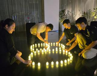 Dukung Earth Hour 2026, ARTOTEL TS Suites Surabaya Komitmen Jaga Lingkungan
