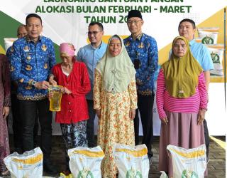 Bulog Malang Salurkan Bantuan Pangan Jelang Lebaran, Penerima Naik Signifikan
