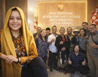Dari Atas Kapal di Laut Banda, Heti Palestina Yunani Terpilih Pimpin Dewan Kebudayaan Surabaya