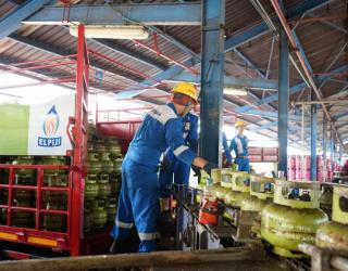 Long Weekend Paskah, Pertamina Patra Niaga Tambah 779.800 Tabung LPG 3 Kg di Jatim