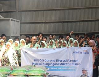 Eduwisata di Bulog Cabang Malang, Siswa MAN 1 Kota Malang Tinjau Gudang Kebonagung