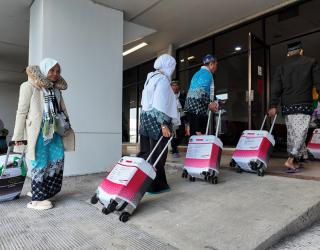 Keberangkatan Jemaah Haji Embarkasi Surabaya Dimulai, 760 Orang Langsung Terbang ke Madinah