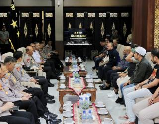 Polda Jatim Satukan Persebaya dan Arema Jelang Laga Super League 2026