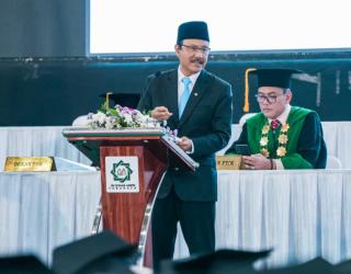 Gus Ipul Ulas Fondasi Indonesia Emas 2045 Dalam Orasi Sidang Senat Terbuka UINSA