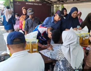 BULOG Malang Salurkan 1.154 ton Beras dan 230 ribu liter Minyak Goreng untuk Warga Kota Malang