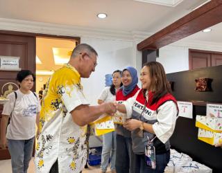 Waisak 2570 BE : Pertamina Patra Niaga Gandeng Vihara Dhammadipa Salurkan Paket Sembako
