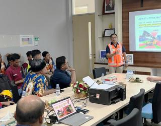Pelindo Terminal Petikemas Perkuat Budaya K3 Lewat Edukasi Bahaya Blind Spot
