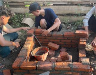 KKN Umsida Ciptakan Rocket Stove, Solusi Pengelolaan Sampah Ramah Lingkungan