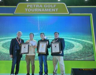 MURI Serahkan 2 Rekor Baru di Ajang Petra Golf Tournament Surabaya 