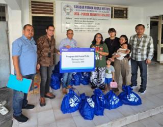 HUT RI Ke 81, BRI Region 12 Surabaya Salurkan Paket Sembako ke 9 Panti Asuhan dan Gereja