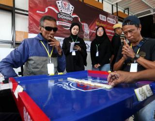 Tegang Dan Lucu di kompetisi Domino Antar Jurnalis Surabaya