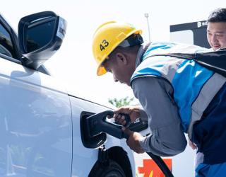 PLN Tambah Dua SPKLU 120 kW di Citraland Surabaya